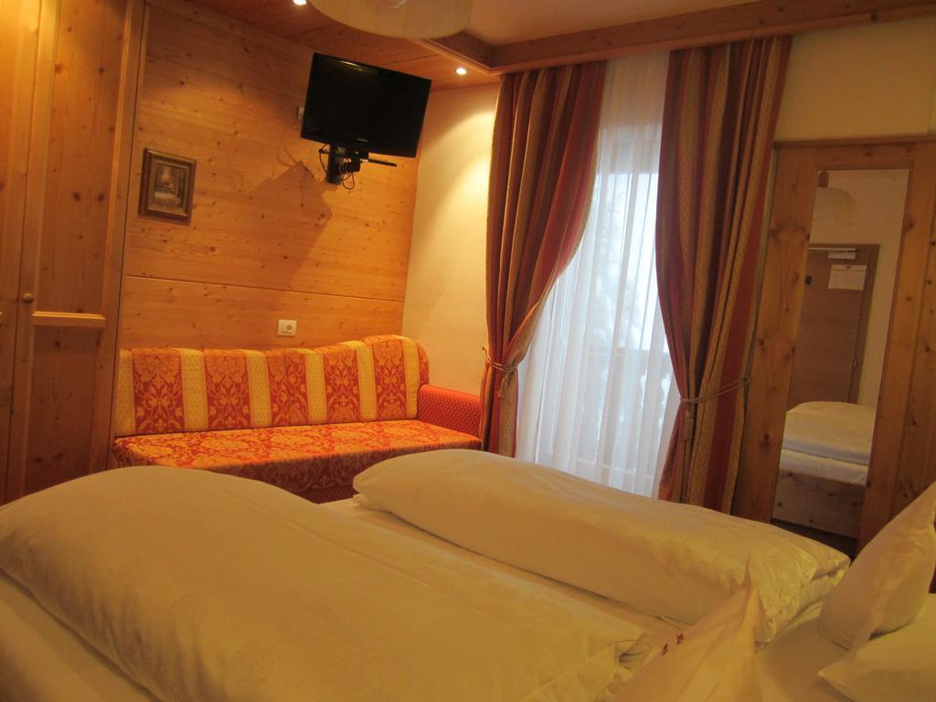 Hotel Ronce Ορτιζέι Δωμάτιο φωτογραφία